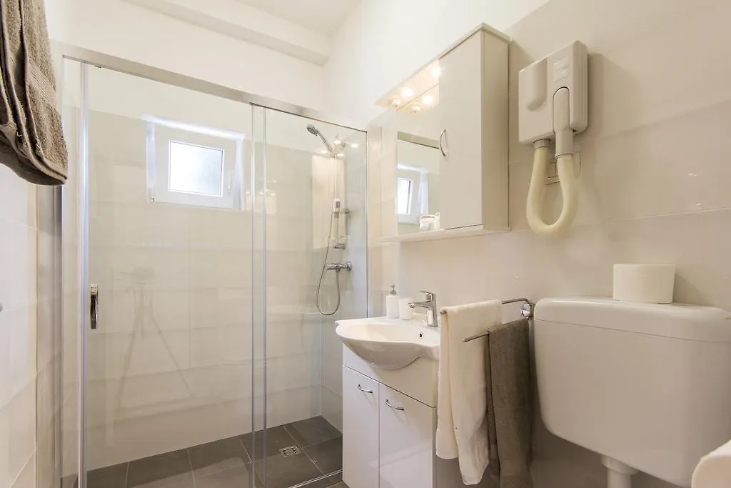 Rooms Vilena Medulin Guest house