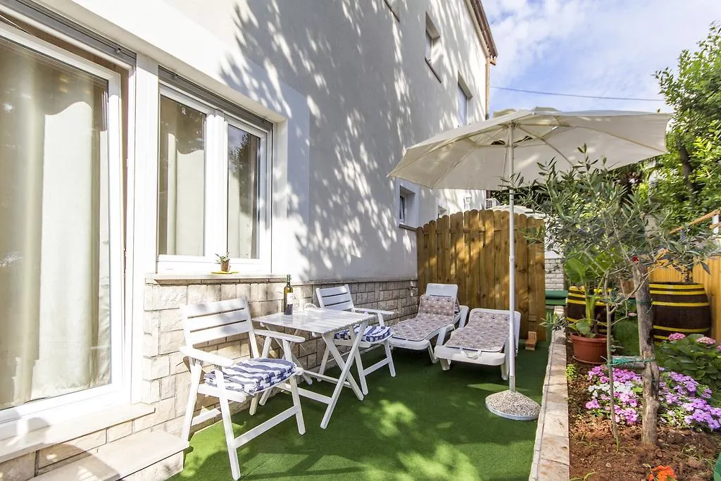 Guest house Rooms Vilena Medulin