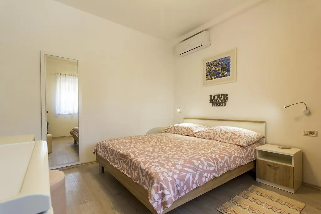 Rooms Vilena Medulin