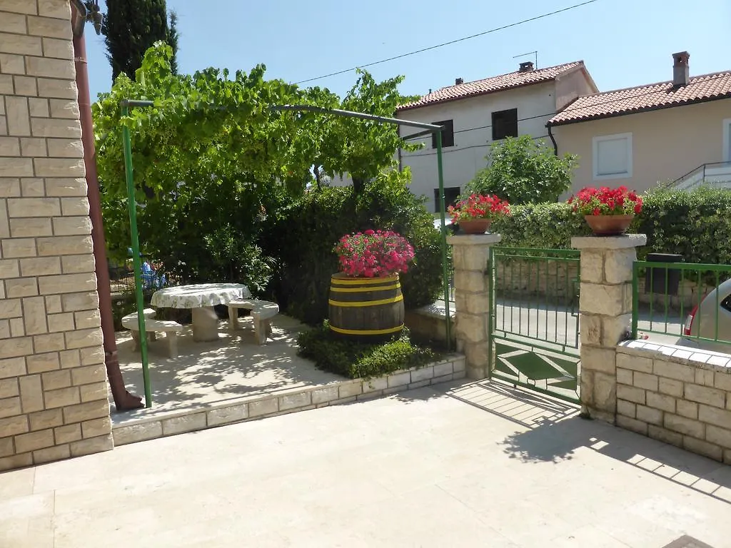 Rooms Vilena Medulin Guest house