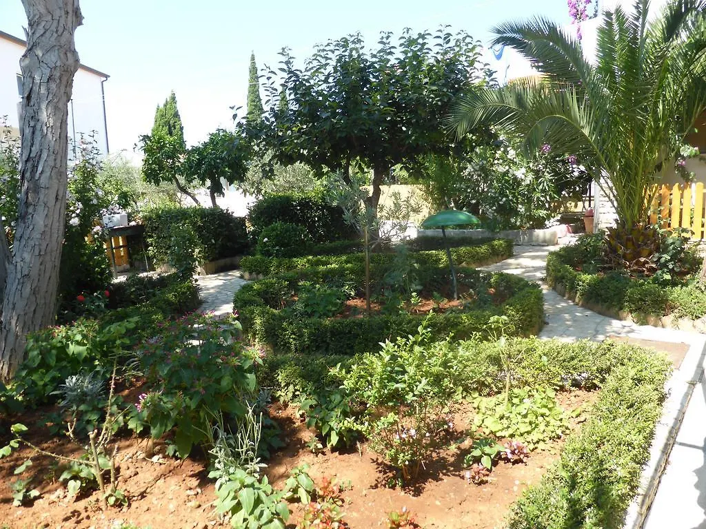 Guest house Rooms Vilena Medulin