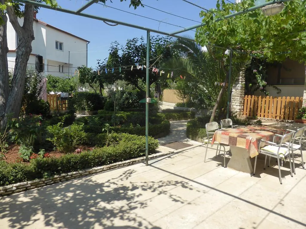 Guest house Rooms Vilena Medulin